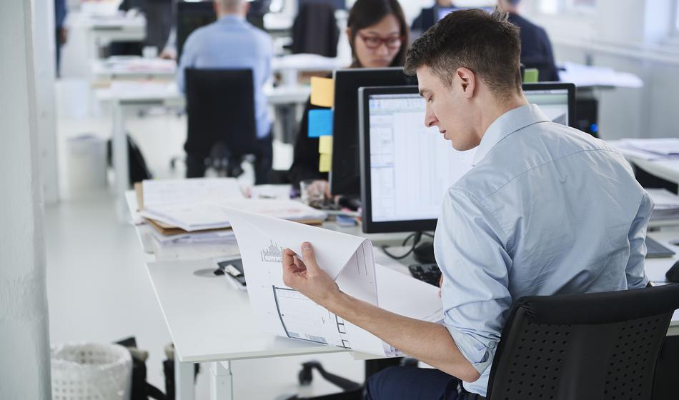 To je njihova povprečna plača, zaposlitev je vse manj