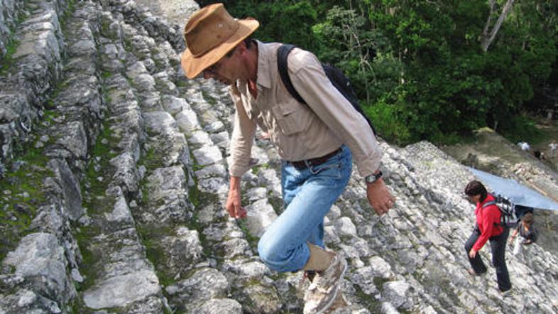 Dr. Šprajc je v zadnjem letu po majevskih najdiščih na mehiškem Jukatanu vodil v