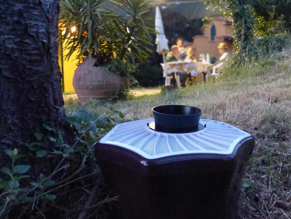 past za komarje | Avtor: Metrob