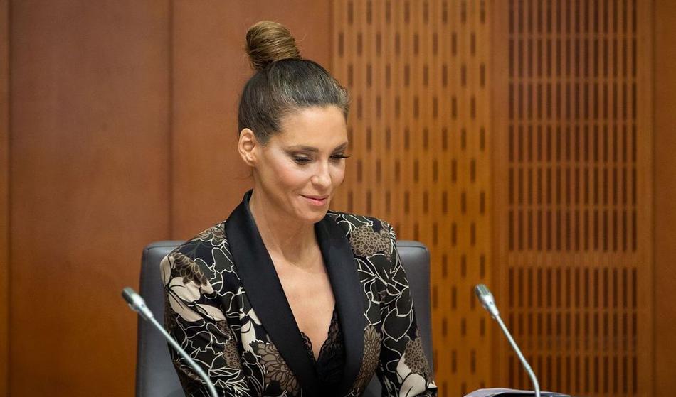 Eva Irgl bo ostala sama