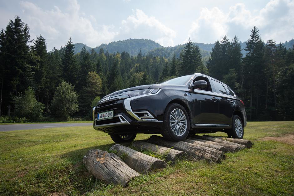 Mitsubishi Outlander PHEV | Avtor: Anže Petkovšek