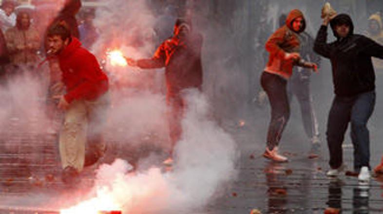 Demonstranti v Beogradu.