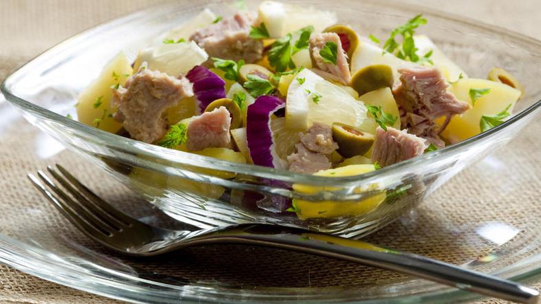 Po spodnjem receptu ali pa malo po svoje ...