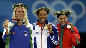 Na olimpijskih igrah v Atenah si je pritekla bron.