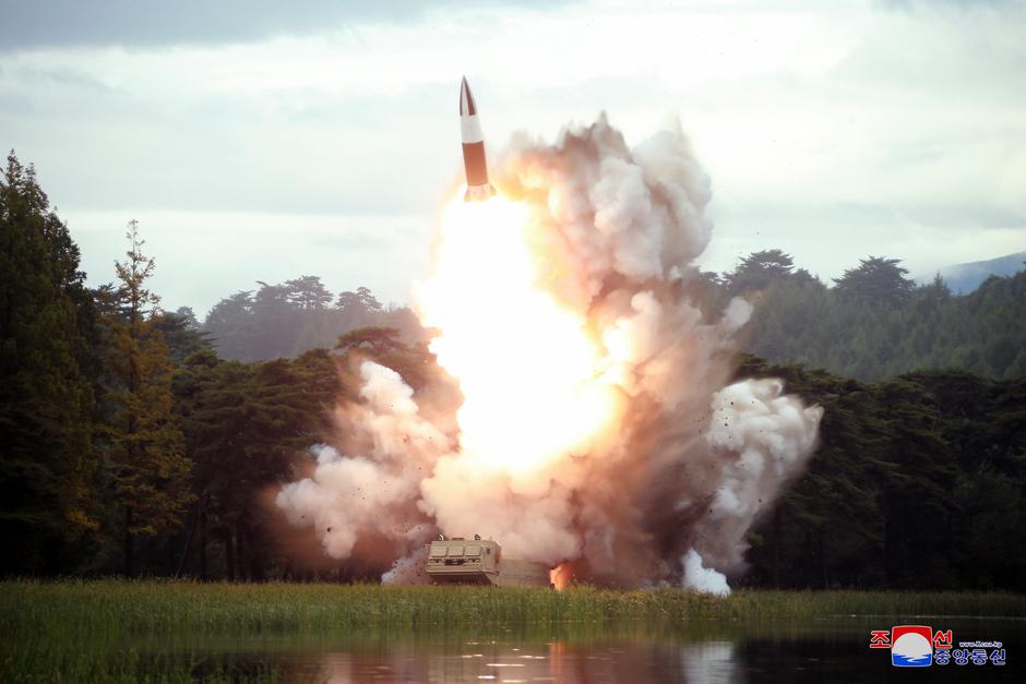 Kim Jong-un, testiranje raketometa | Avtor: Epa
