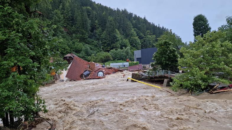 Prevalje hiša poplave