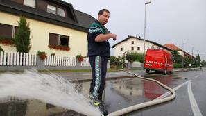 Tudi danes dopoldne je možno, da bodo gasilci še črpali vodo, a kaj hujšega ni p