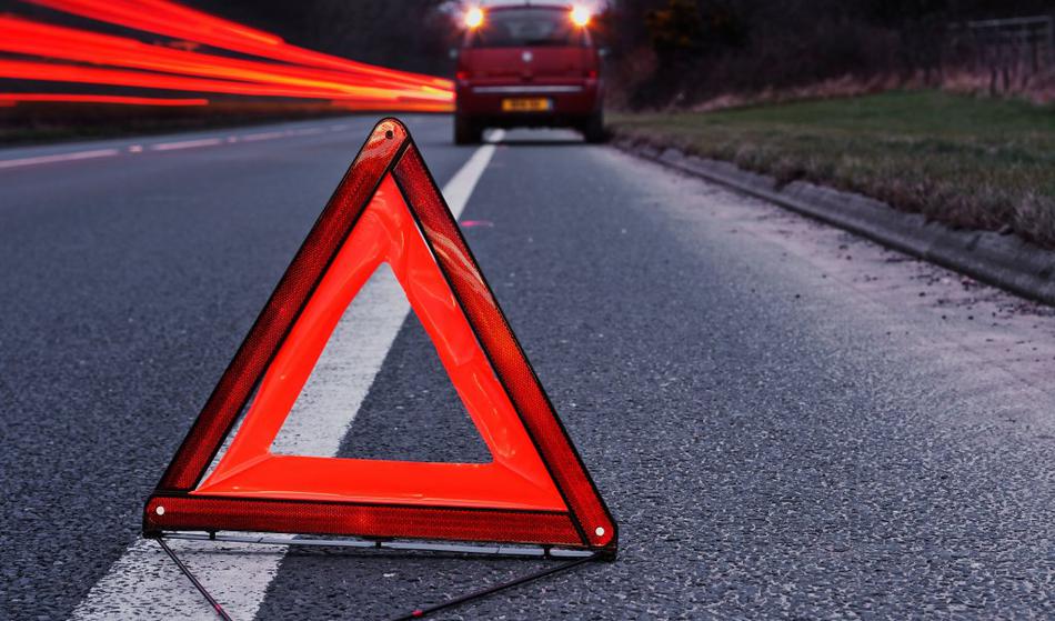 1. 1. 2026: Varnostni trikotnik v avtomobilu nadomešča nova tehnologija