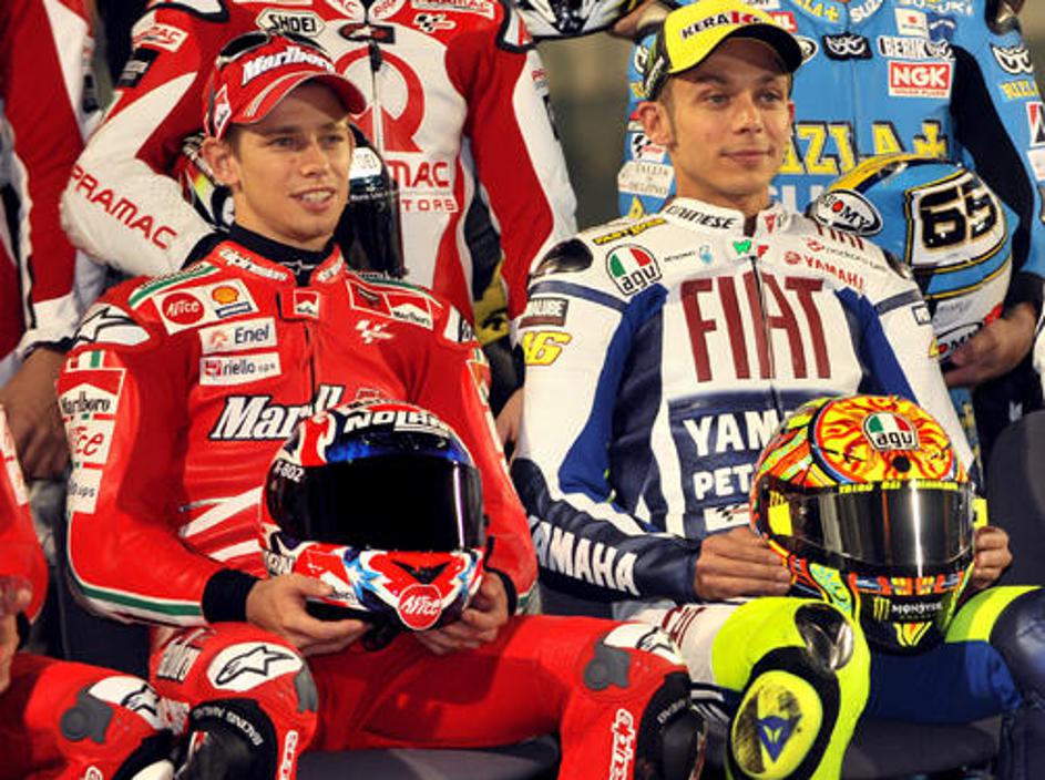 Valentino Rossi (desno) v Caseyju Stonerju vidi glavnega tekmeca v boju za naslo