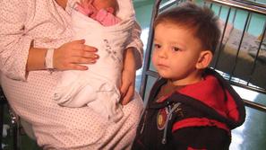Vesna Titan, prva novorojenka 2011, porodni%C5%A1nica ptuj