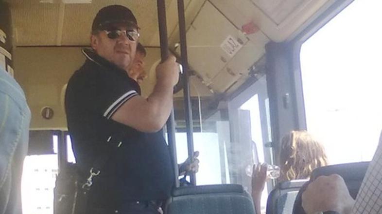 Željo Kerum an avtobusu