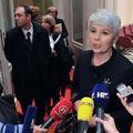 Hrvaška premierka Jadranka Kosor je nagovorila poslance, ki so v večernih urah z