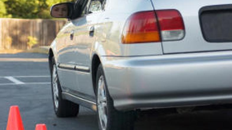 Gareth je odpeljal naprej in položil izpit. Očitno je v nadaljevanju vozil bolje