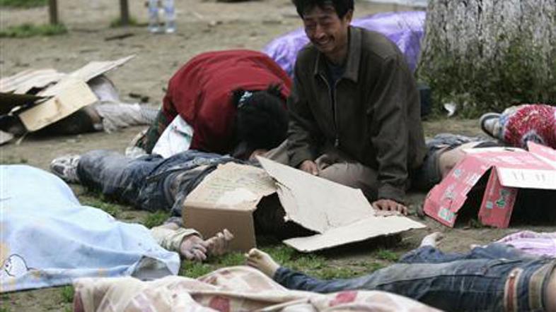 Starši, ki so ob katastrofalnem potresu izgubili edince, bodo lahko imeli še ene