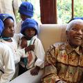 Mandela je svoj rojstni dan preživel na domu med svojci. (Foto: EPA)