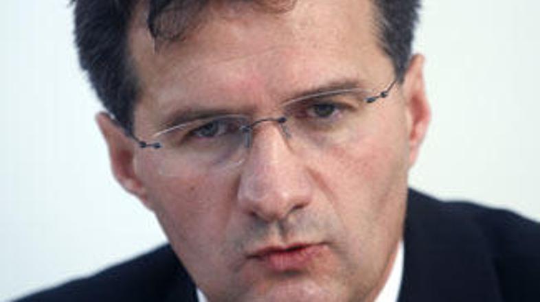 Milan M. Cvikl navedb izdaje časnika Dela ni mogel komentirati, ker jih ne pozna