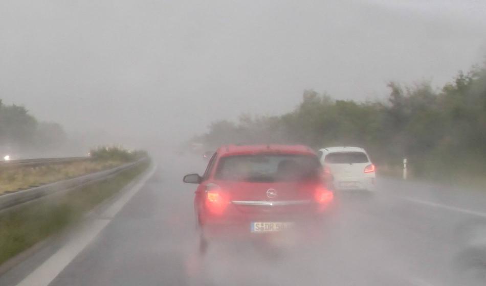 Tudi nova vremenska napoved s plohami in nevihtami za vso državo