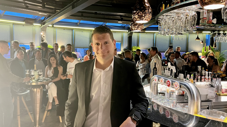 Štab Državljanskega gibanja Resni.ca in predsednik Zoran Stevanović