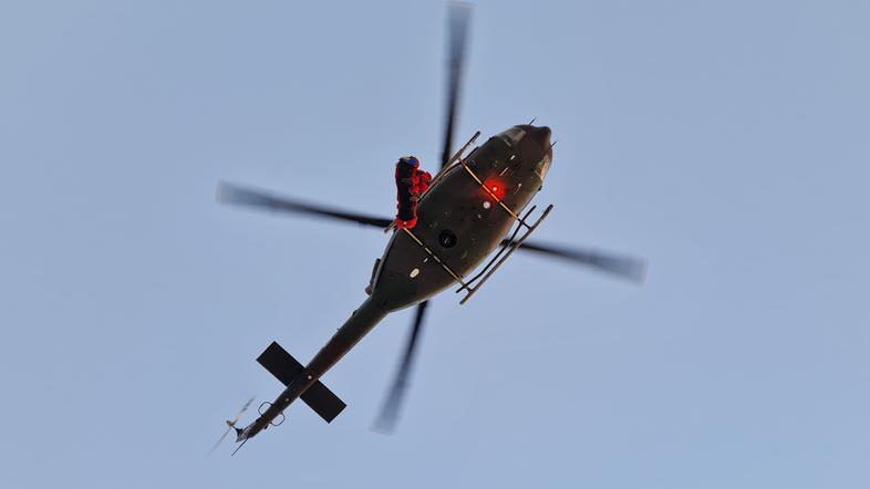 Vojaški helikopter, reševanje v gorah