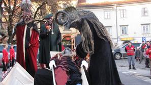 Pust in protest v Novem mestu