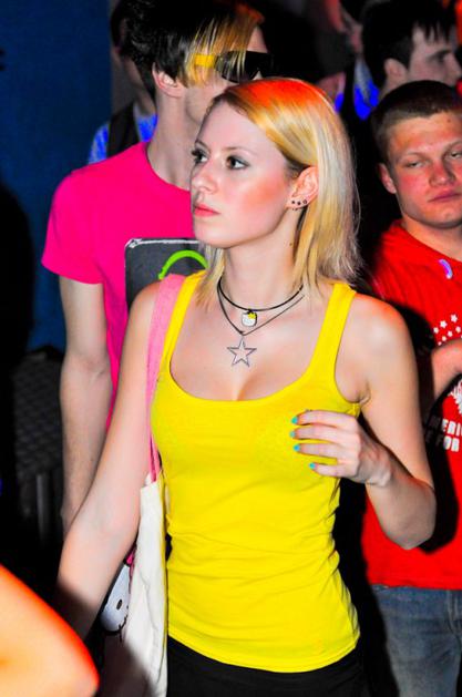 Simfonijo rušili trdi ritmi techna