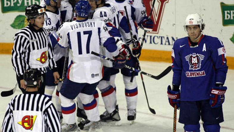 Kopitar je težko prihajal v prostor pred golom in do pozicije za dober strel, pr