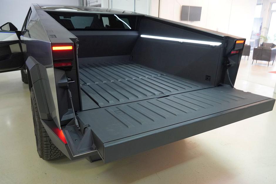 Tesla Motors cybertruck, električni polotovornjak | Avtor: Matija_Janežič