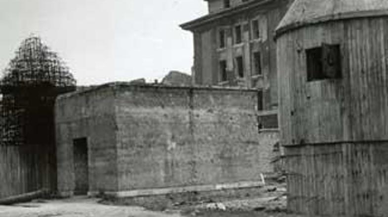 Vhod v Hitlerjev bunker se je nahajal v današnjem parku kanclerske palače v Berl