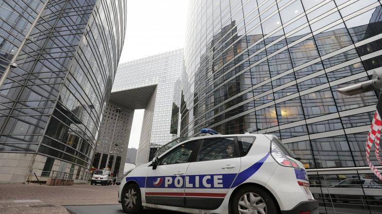 Pariz strelec policija iskanje