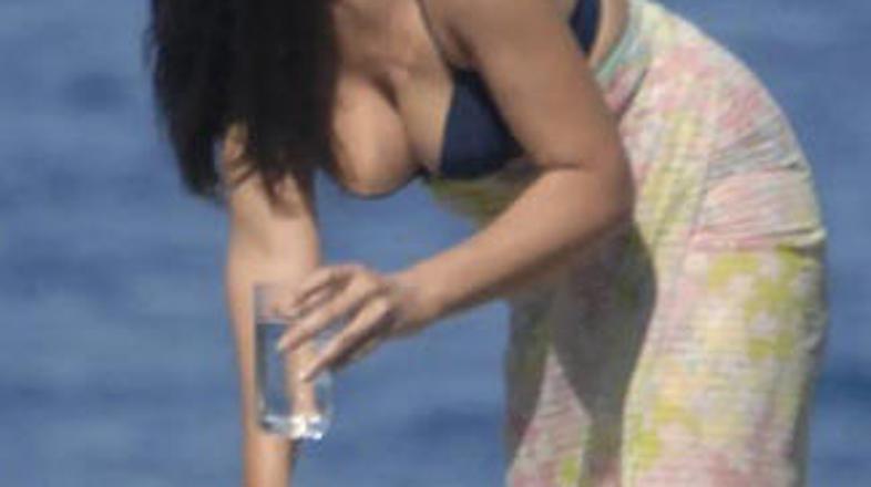 Monica Bellucci nima kaj skrivati.