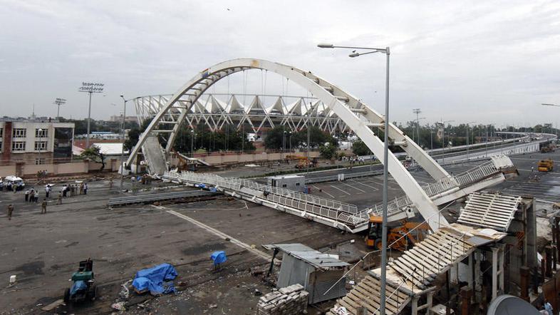 most, igre, porušitev, New Delhi