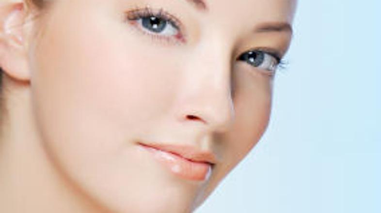 Do sijoče kože vam pomaga pravilna vsakodnevna nega.