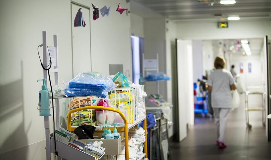 Množična zastrupitev prvošolčkov, odpeljali so jih na Pediatrično kliniko