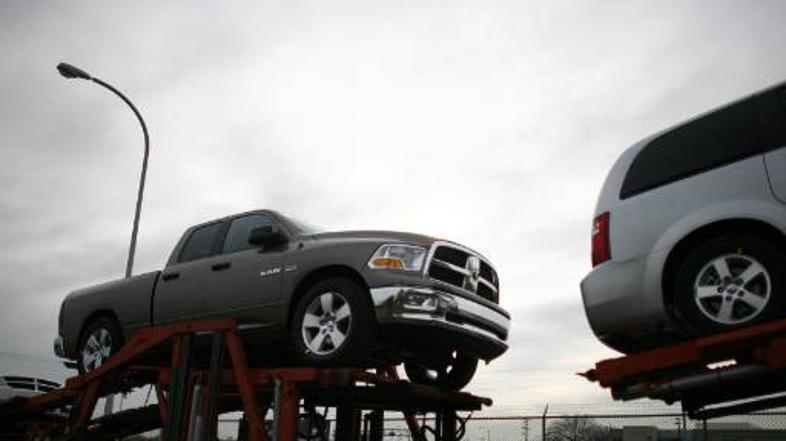 Avtomobili v ZDA ostajajo v salonih: ker banke kupcem ne odobravajo kreditov, ji