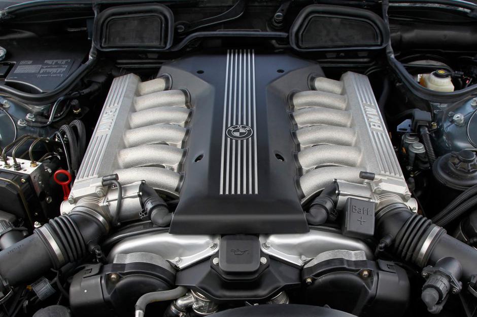 BMW V12 | Avtor: BMW