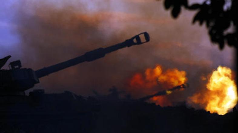 Izstrelek izraelskega tanka je v jutranjih urah v južnem predelu mesta Gaze ubil