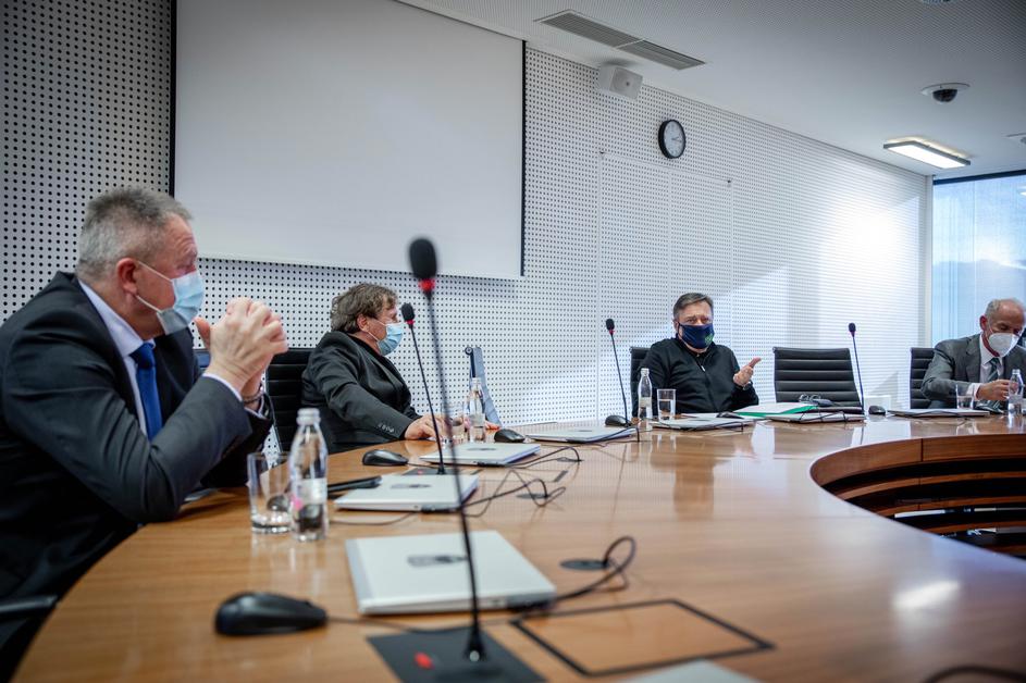 zoran janković janez janša železniška postaja