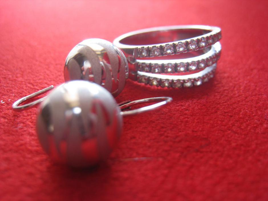 Nakit | Avtor: Suzana Kos