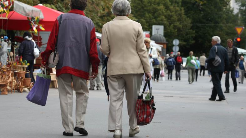ljubljana15.09.08, upokojenci, trznica, ljubljana, foto: nik rovan
