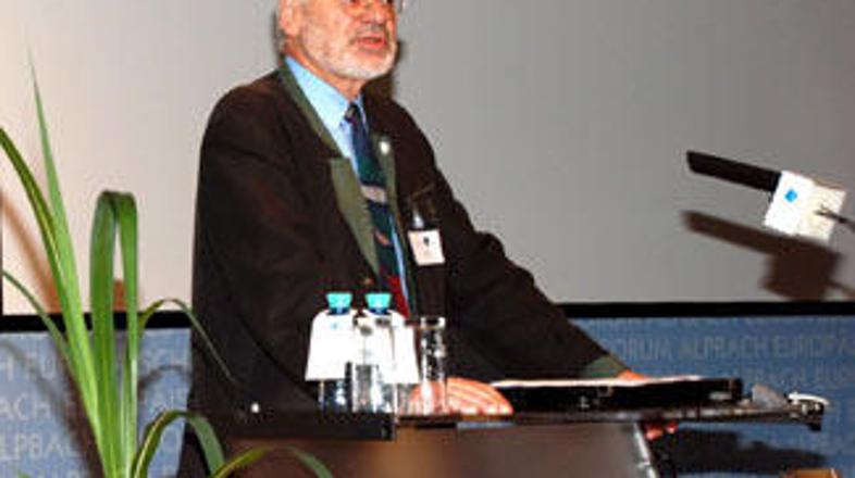 Buseka je presenetilo imenovanje Dimitrija Rupla za pahorjeva svetovalca za zuna