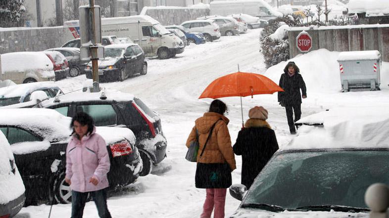 ZD Škofja Loka nujno potrebuje dodatne parkirne prostore. Načrtovani zdaj visijo
