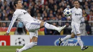 Ronaldo se je znova poškodoval na tekmi proti Atleticu. (Foto: Reuters)
