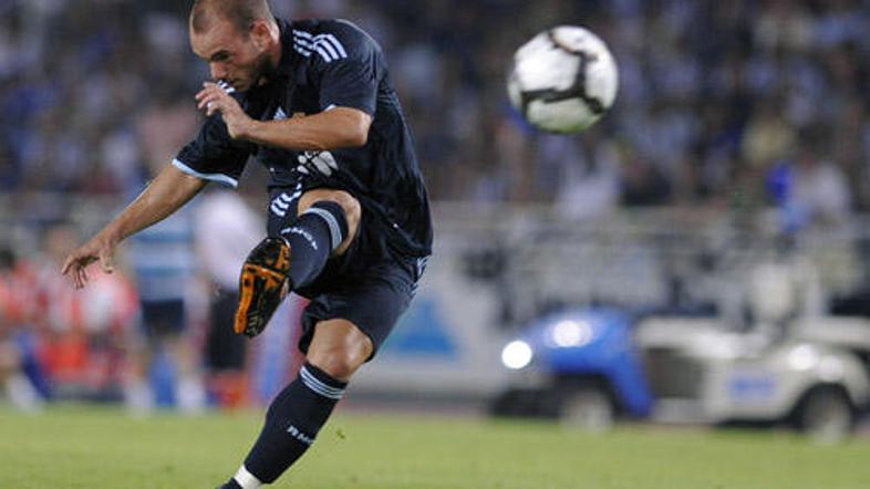 Wesley Sneijder je zelo blizu odhoda iz Madrida.