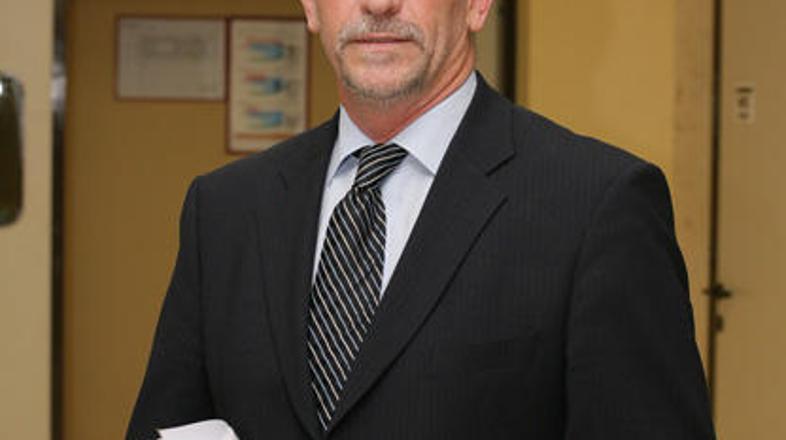 Minister, ki je izrekel kar nekaj kritik na neracionalno vodenje bolnišnice pred