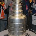 Trofeja za zmagovalce hokejske lige NHL - Stanleyev pokal je skoraj meter visoka