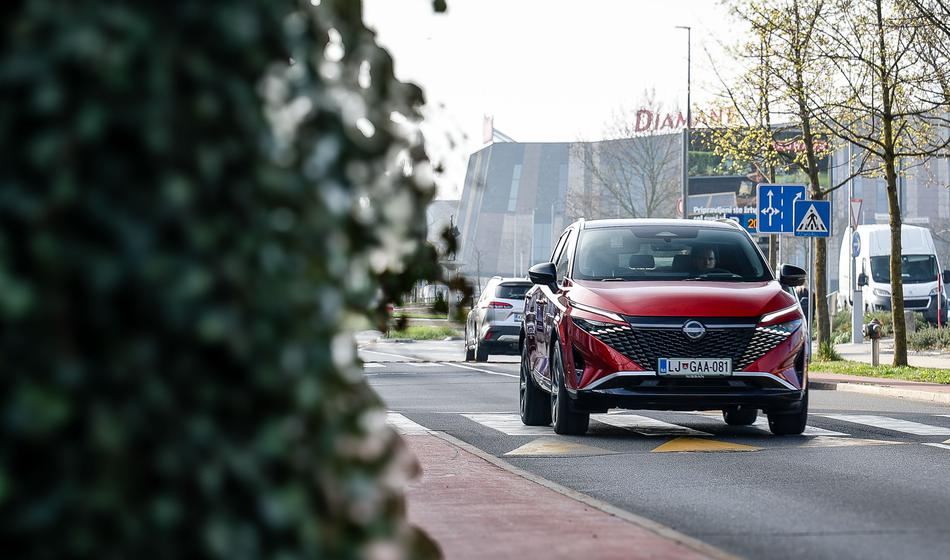 En rezervoar goriva za cel mesec ali 1200 kilometrov