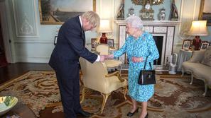 Boris Johnson kraljica Elizabeta II.