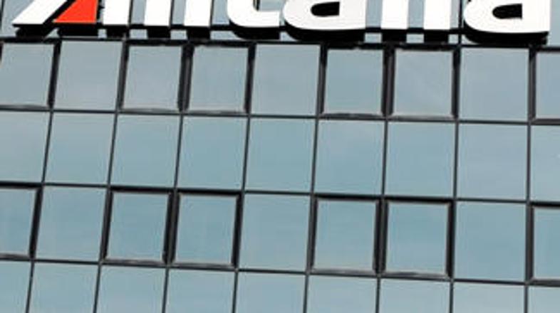 Načrt predvideva, da bi CAI prevzel Alitalijino potniško dejavnost in jo združil