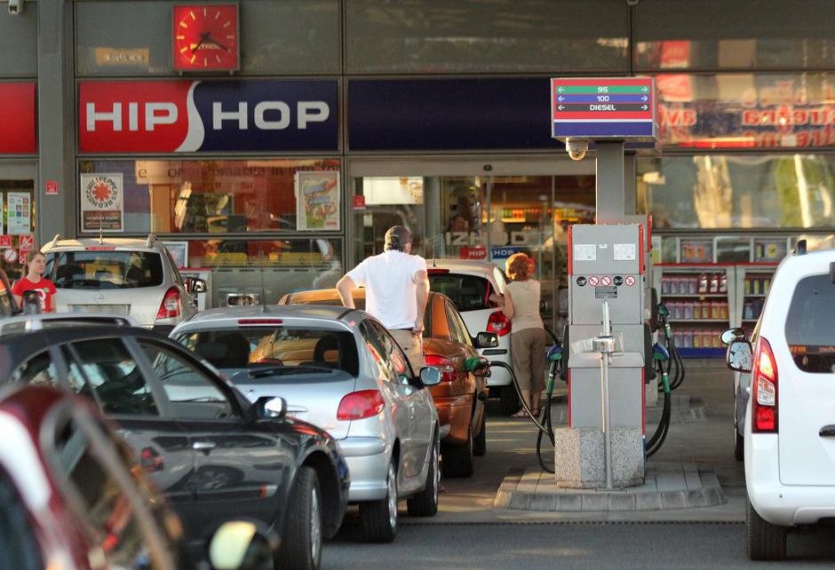 Gneča na bencinski črpalki | Avtor: Jaka Dimc