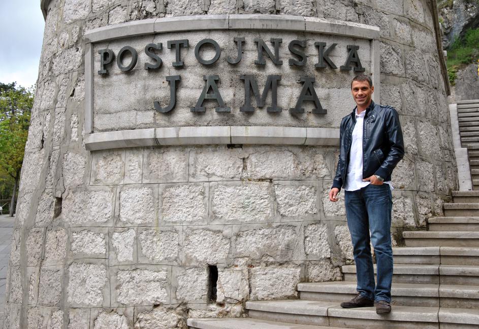 Darila za letošnji svetovni izbor je priskrbela Postojnska jama. (Foto: Postojns